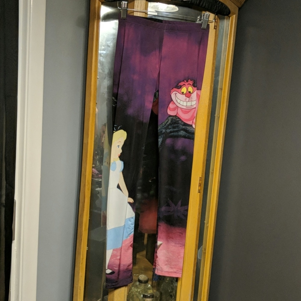 S Hot Topic Disney Alice in Wonderland Leggings